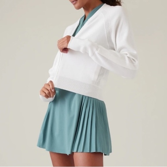 Athleta Sweaters - Athleta | White Advantage Sweater Size Medium